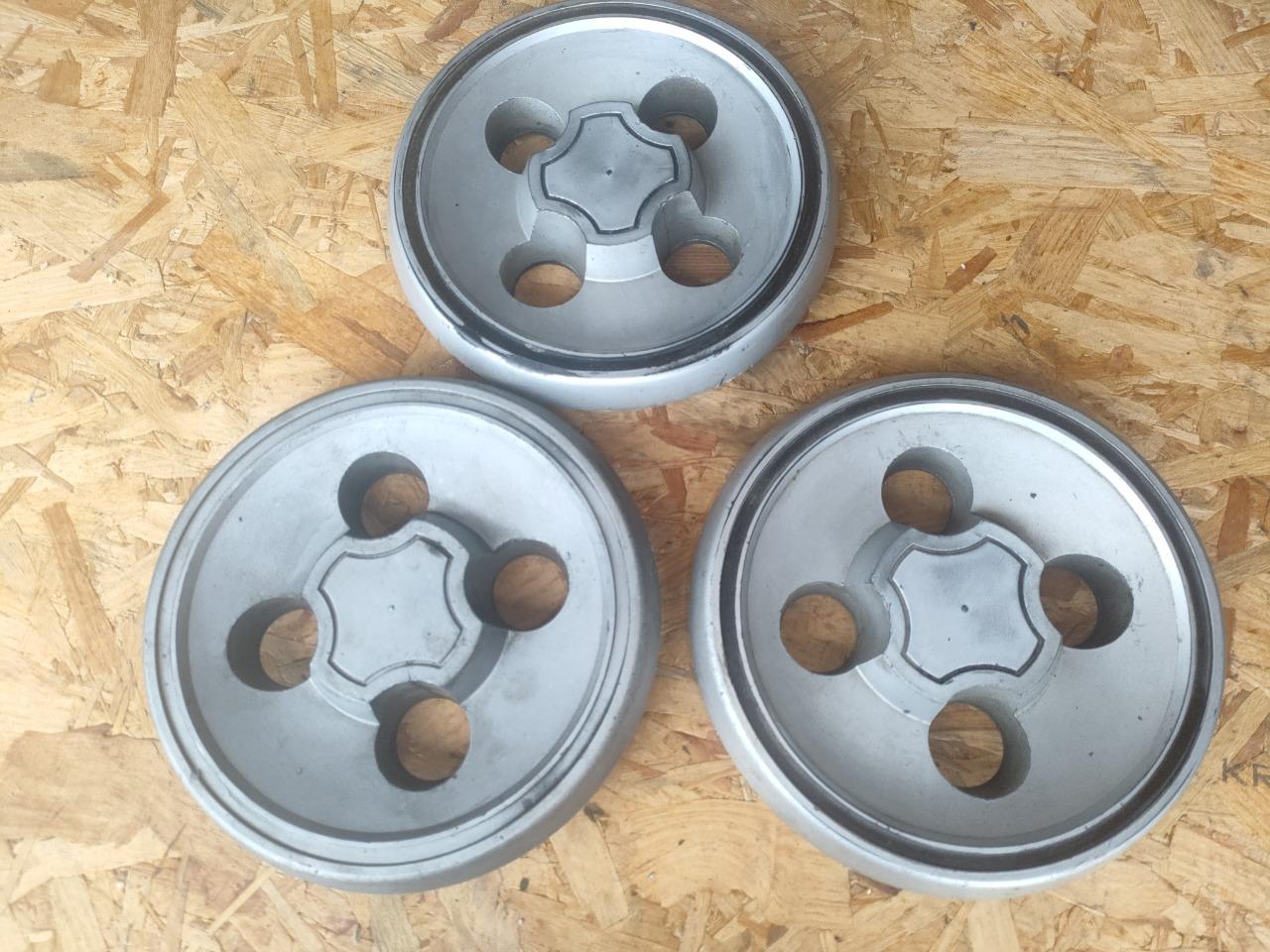 Enjoliveurs de roue LesAnciennes.com