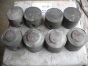 image_1-Pistons RENAULT lot de 8 pistons a usiner