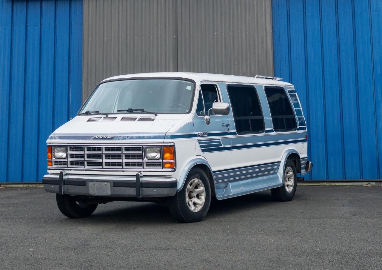 DODGE Ram Van B250 - 1992 LesAnciennes.com