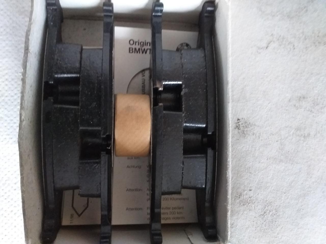 Plaquette de freins BMW 325 LesAnciennes.com