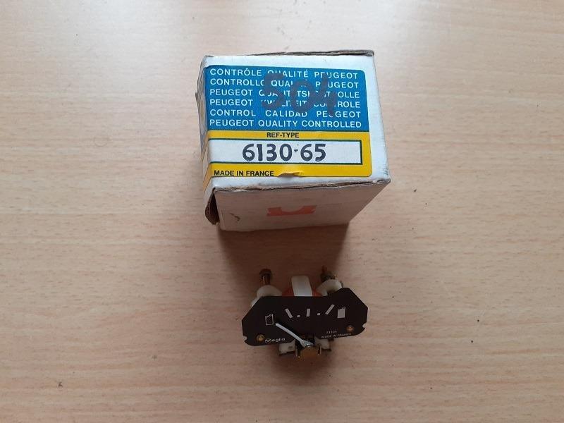 Récepteur de jauge PEUGEOT 504 LesAnciennes.com