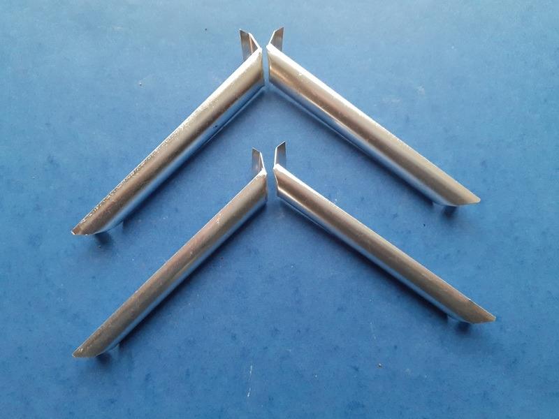 Chevrons de calandre CITROEN 2CV AZ LesAnciennes.com