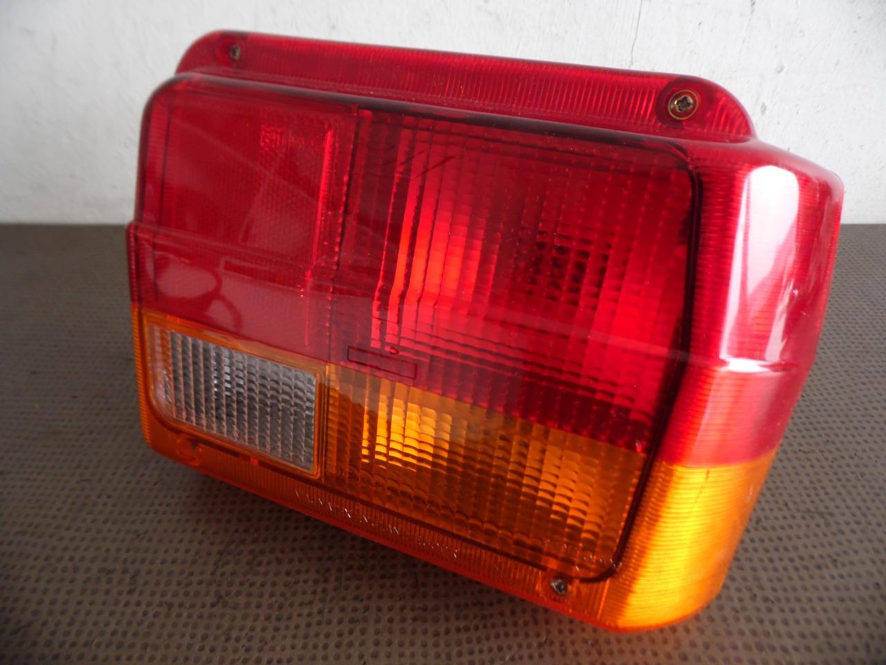 FEU ARRIERE DROIT AUSTIN / MG METRO LesAnciennes.com