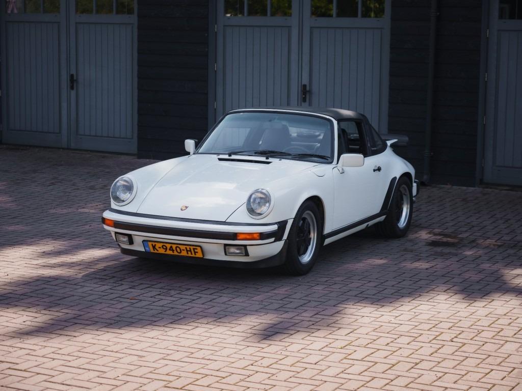 PORSCHE 911 - 1988 LesAnciennes.com
