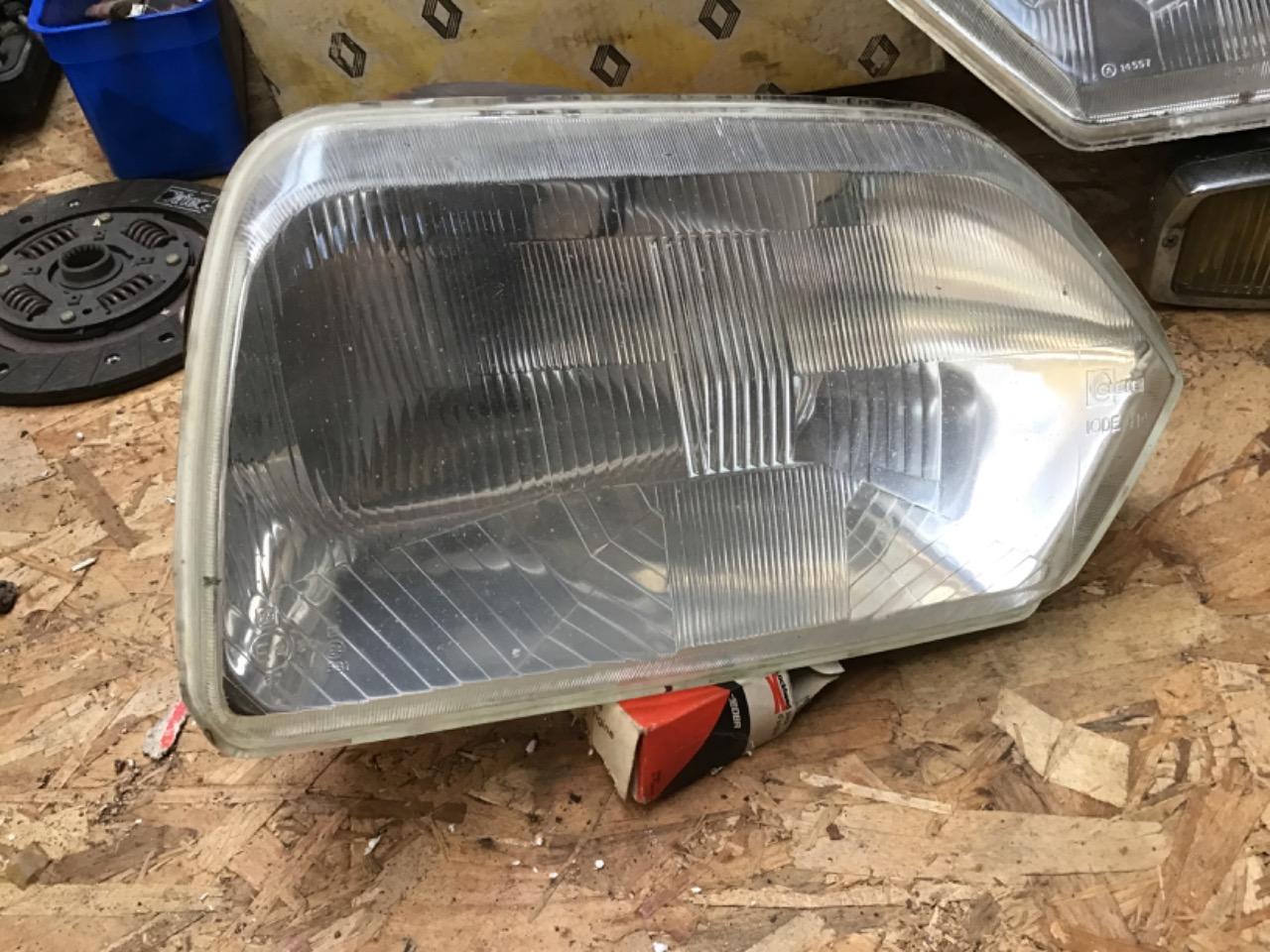 PHARE DROIT CIBIE H4 CITROEN GS GSA LesAnciennes.com