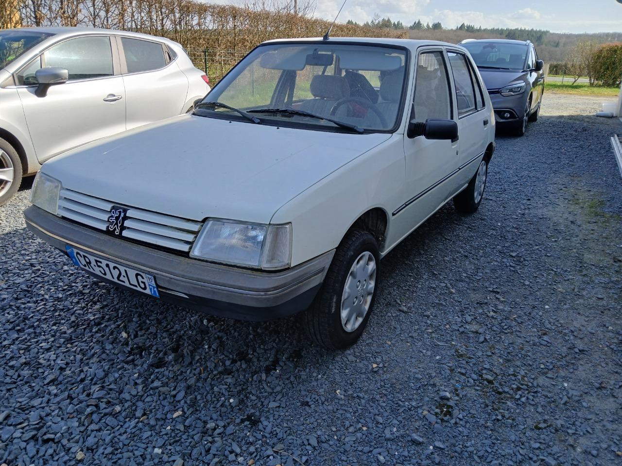 PEUGEOT 205 GRD - 1990 LesAnciennes.com