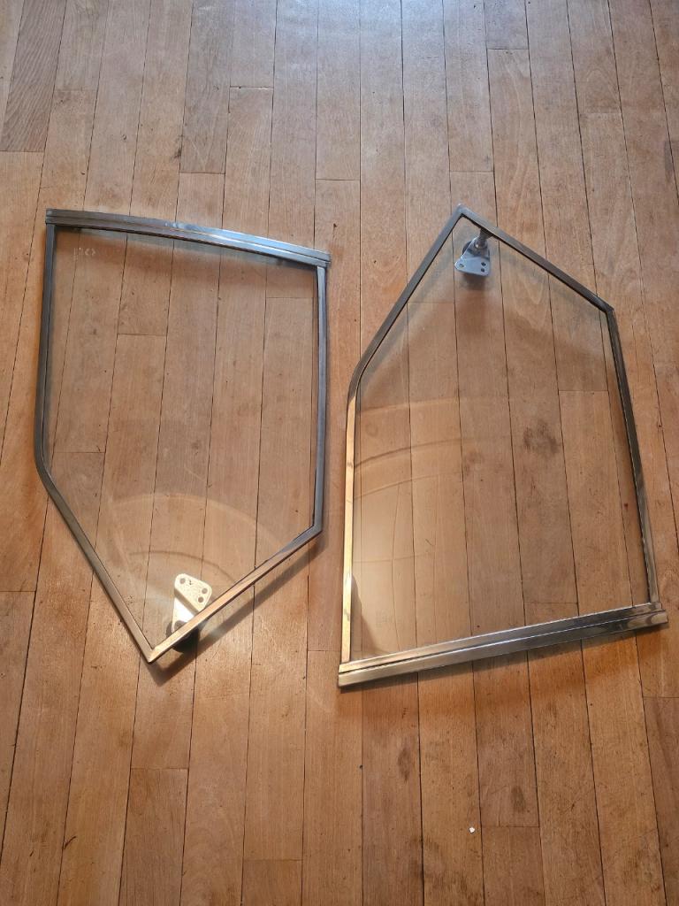 Glace laterale CITROEN SM LesAnciennes.com