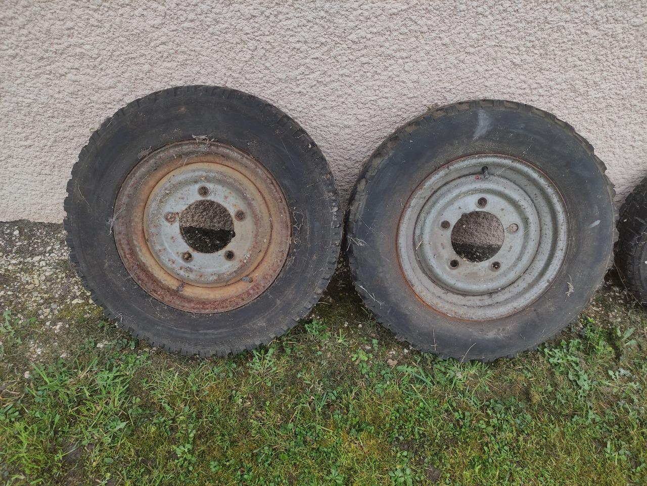 Roue PEUGEOT J7 LesAnciennes.com