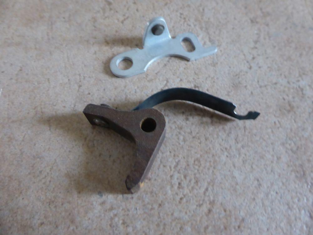 Rupteur Panhard X86 de 1952 allumeur à dépression LesAnciennes.com