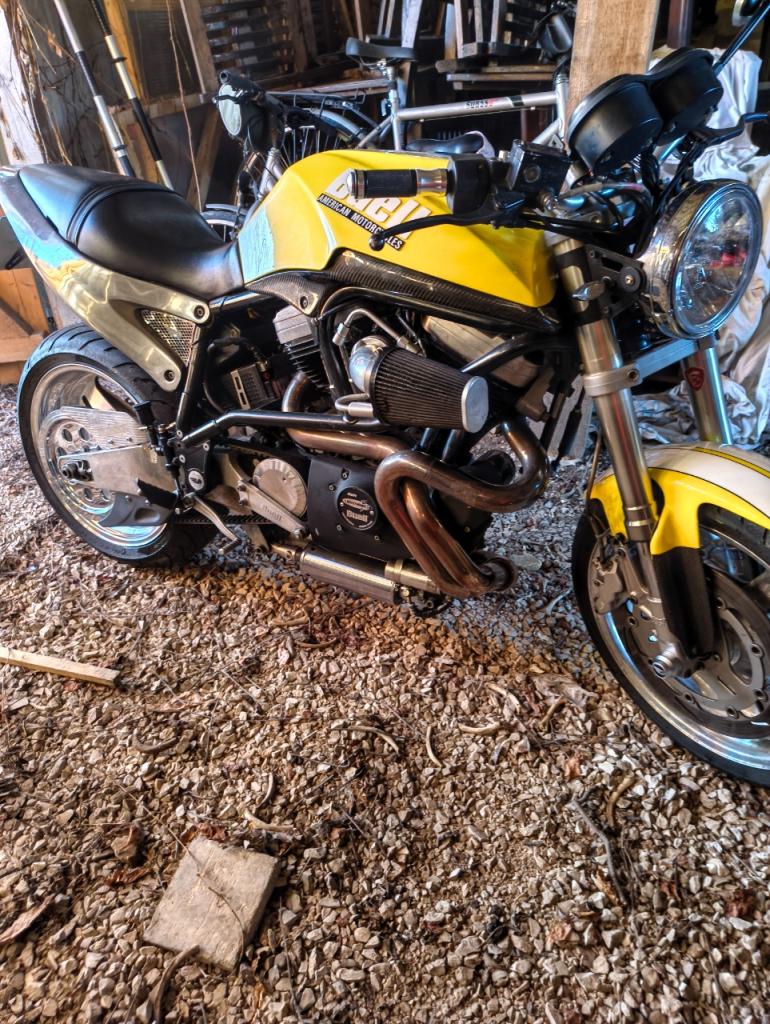 BUELL 1200 X1 Light Night - 1999 LesAnciennes.com