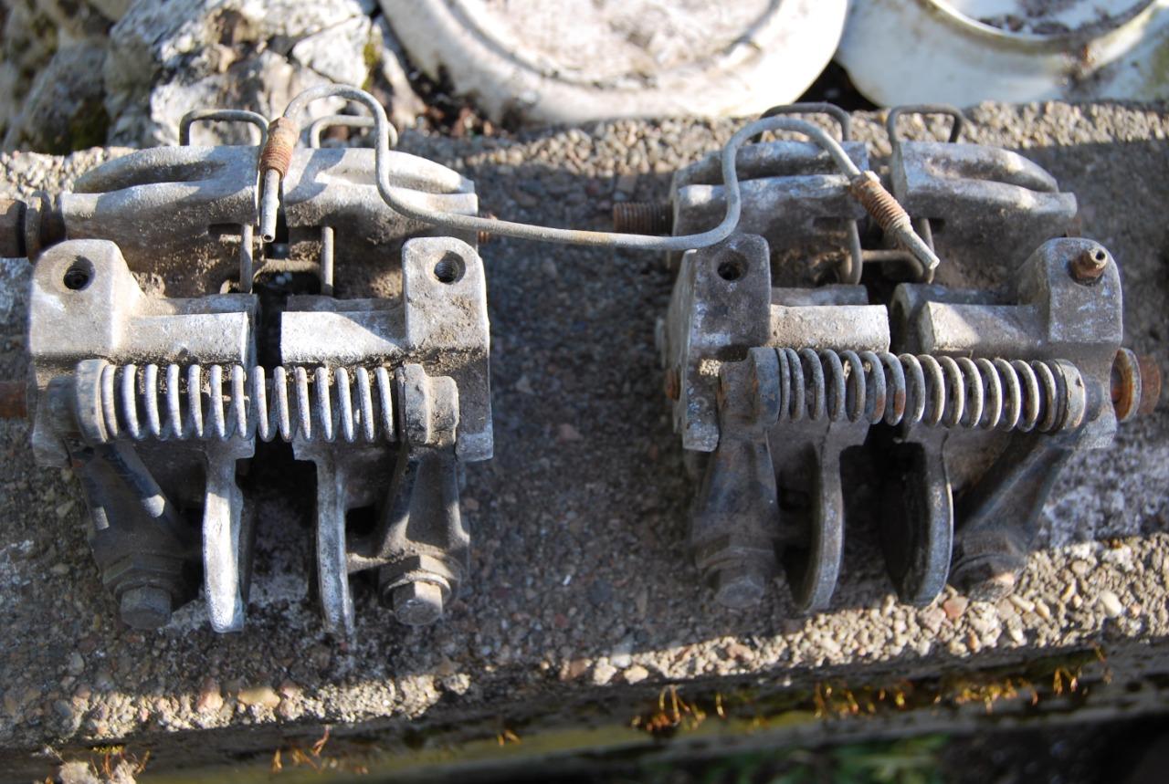 Bloc de frein AV CITROEN Acadiane fourgonnette LesAnciennes.com