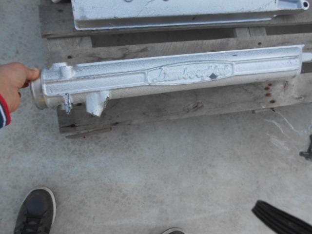 Couvercle collecteur d'admission Countach 5.0 Qv LesAnciennes.com