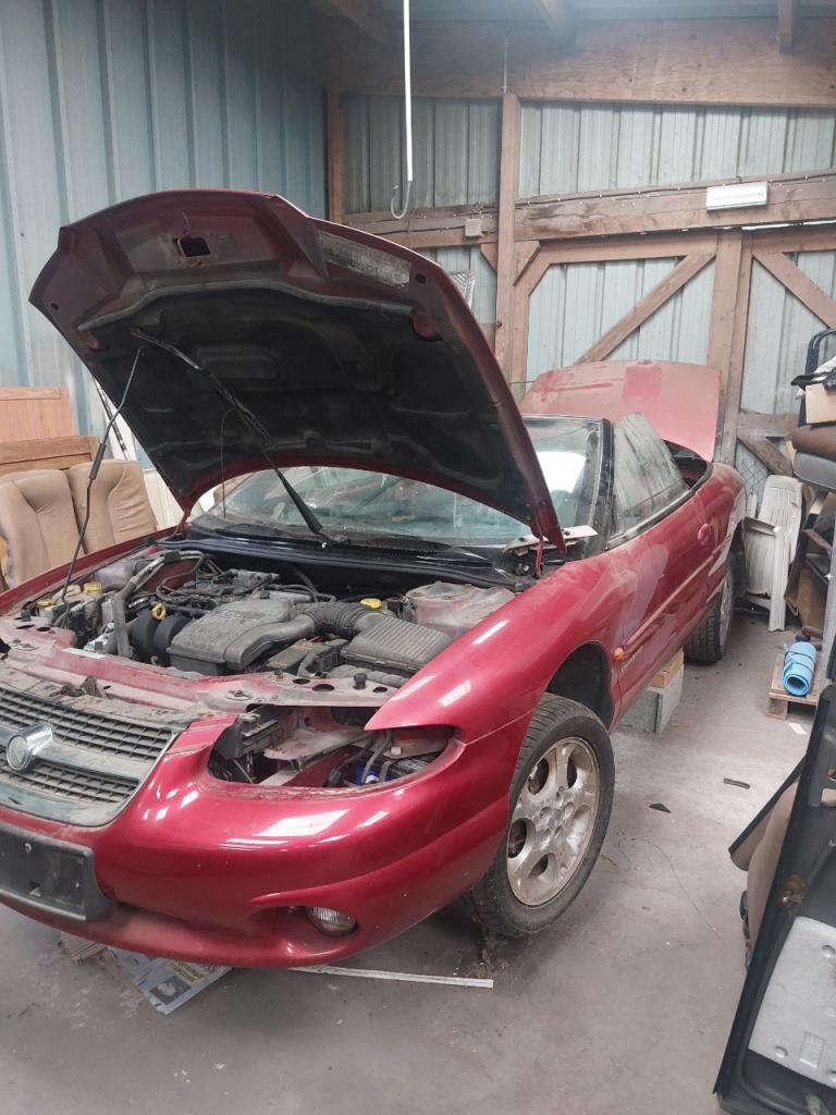 Caisse CHRYSLER Stratus cabriolet 2 litres LesAnciennes.com