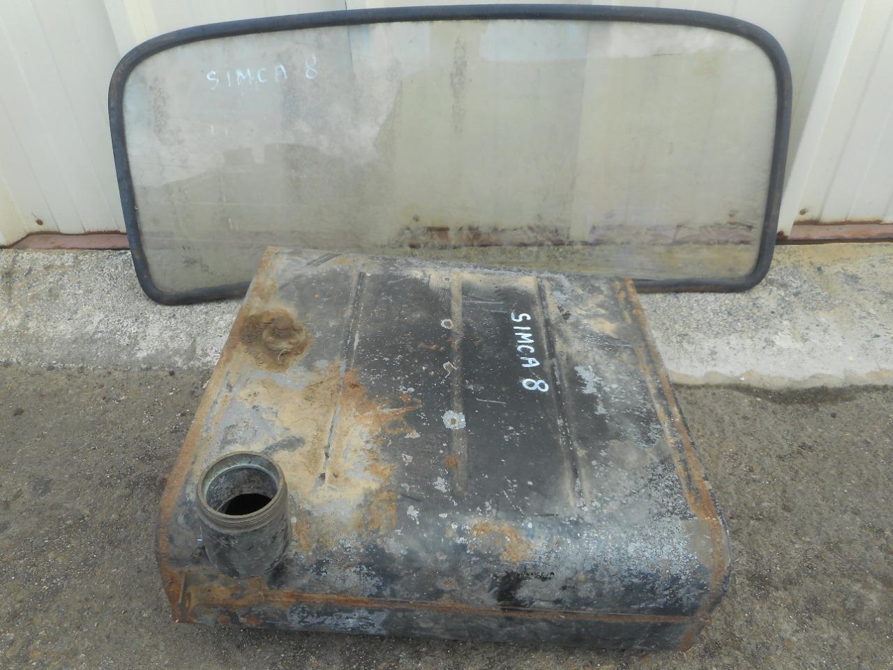 Lot de pièces SIMCA 8 camionette LesAnciennes.com