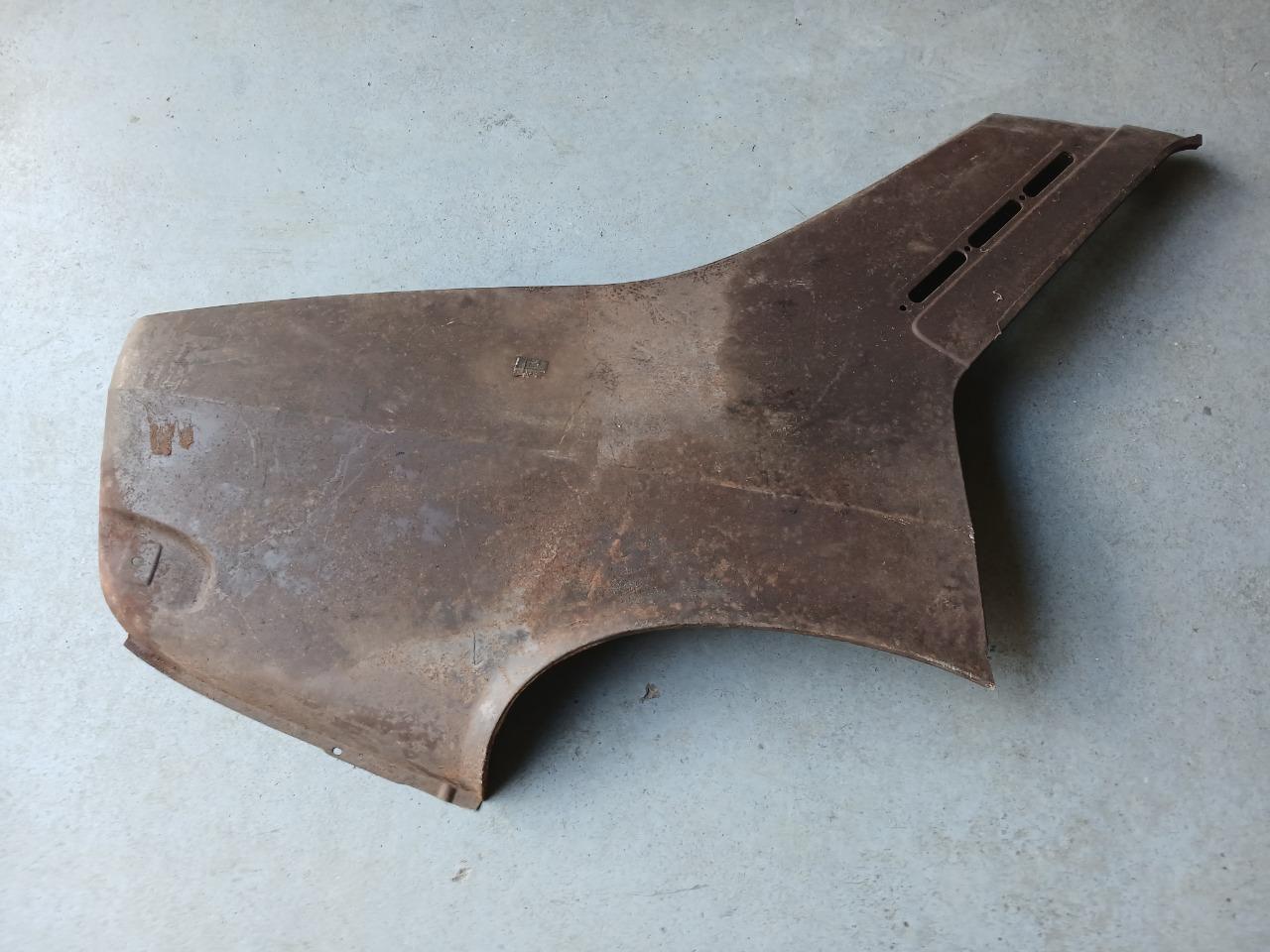 Aile arrière droite RENAULT 12 (R12) série 1 LesAnciennes.com