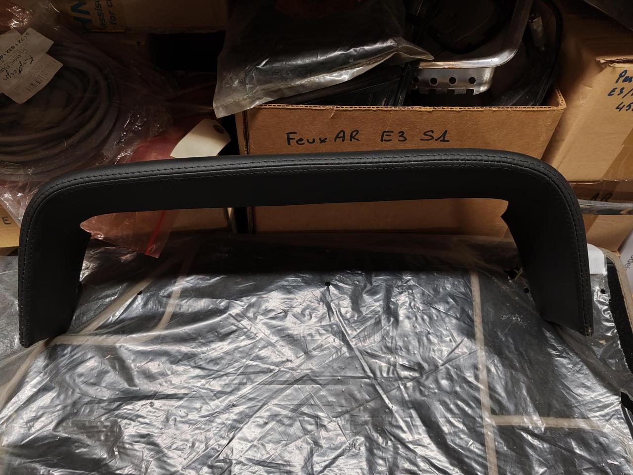 Casquette de tableau de bord pour BMW E120 et E9 LesAnciennes.com