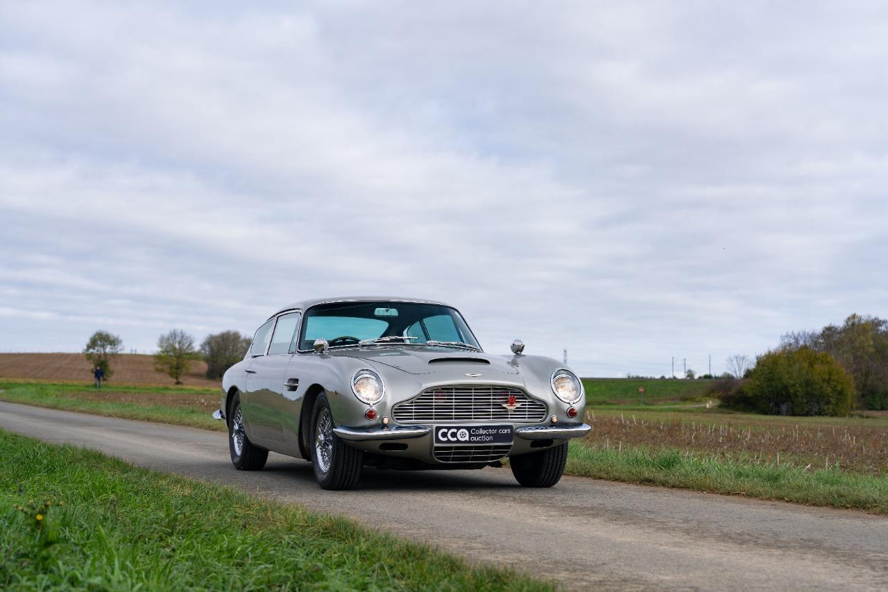 ASTON MARTIN DB6 Vantage - 1966 LesAnciennes.com