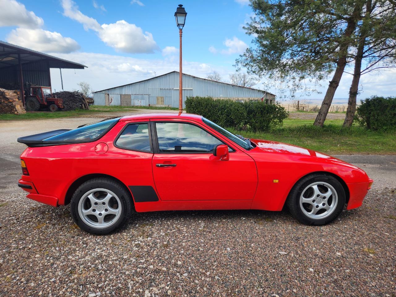 PORSCHE 944 S - 1987 LesAnciennes.com