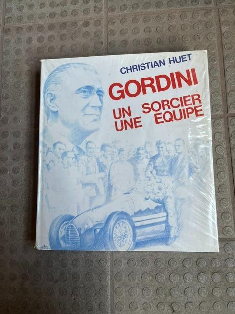Livre GORDINI un sorcier une équipe LesAnciennes.com