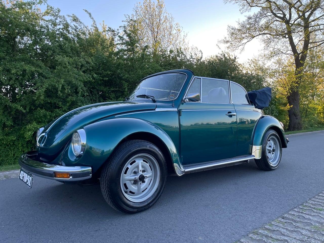 1976 Volkswagen Beetle Karmann Convertible LesAnciennes.com