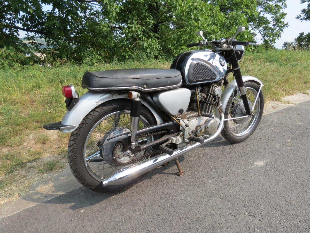 HONDA CB 72 - 1962 LesAnciennes.com