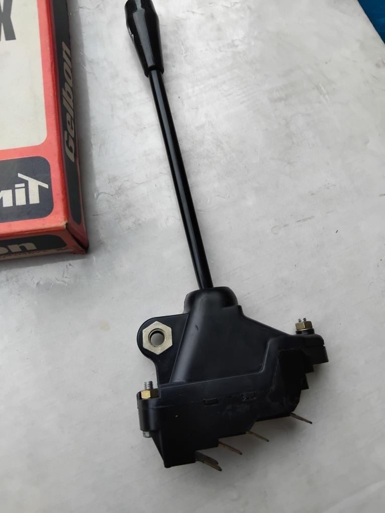 Commodo PEUGEOT 104 LesAnciennes.com