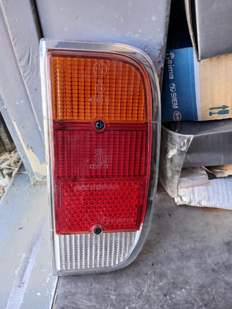Feux FORD Taunus Break LesAnciennes.com
