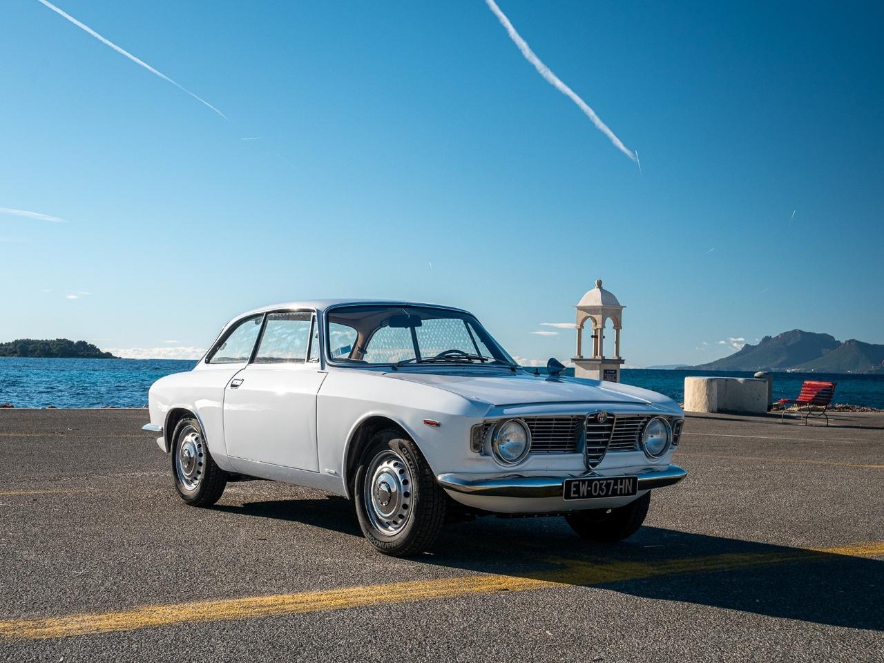 1966 Alfa Romeo Giulia Sprint GT 1600 Scalino LesAnciennes.com