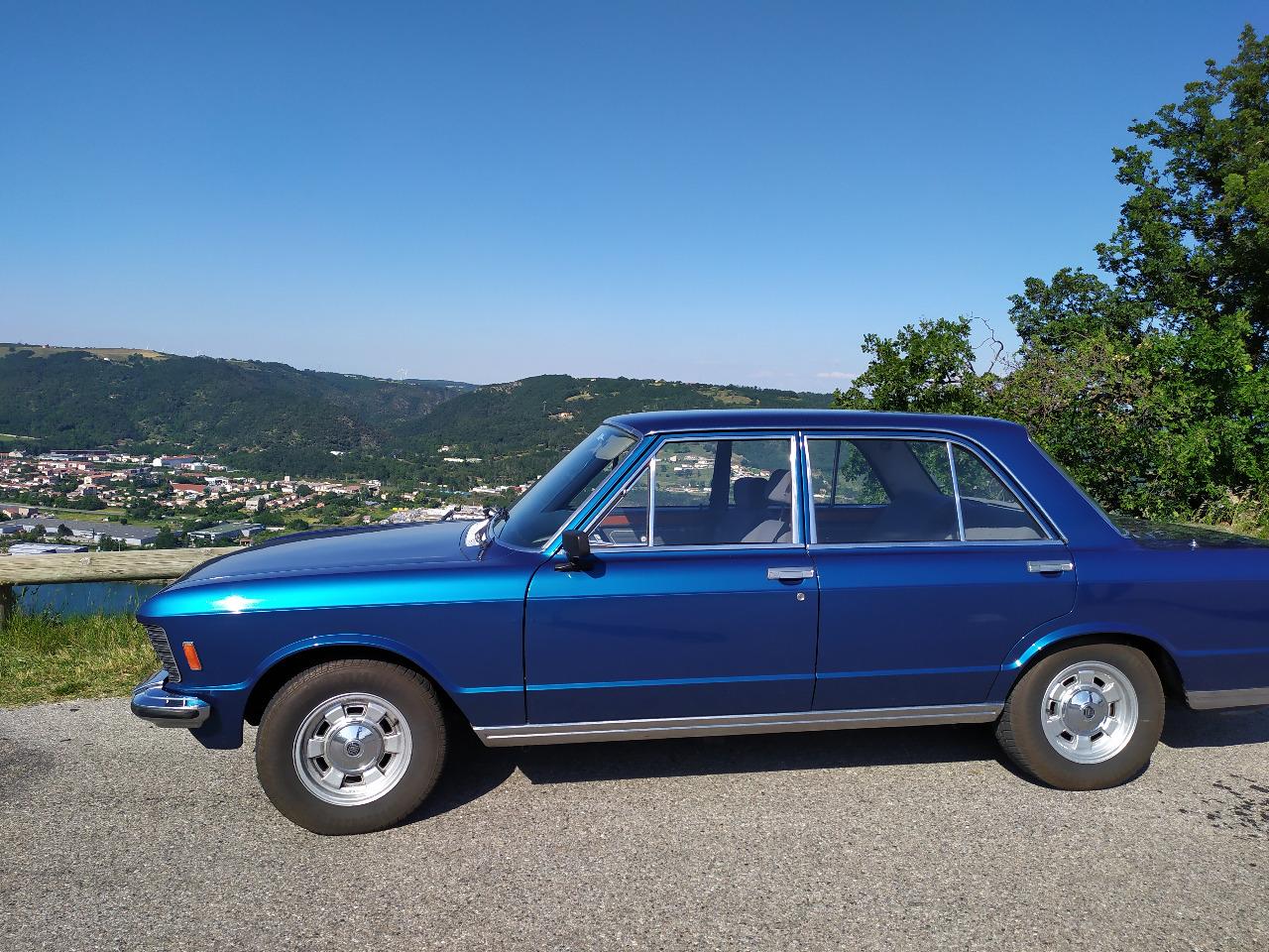 FIAT 130 BERLINE - 1973 LesAnciennes.com
