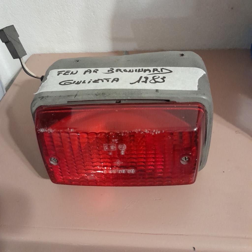 Feu ALFA ROMEO Giulietta 116/ 1.8 LesAnciennes.com