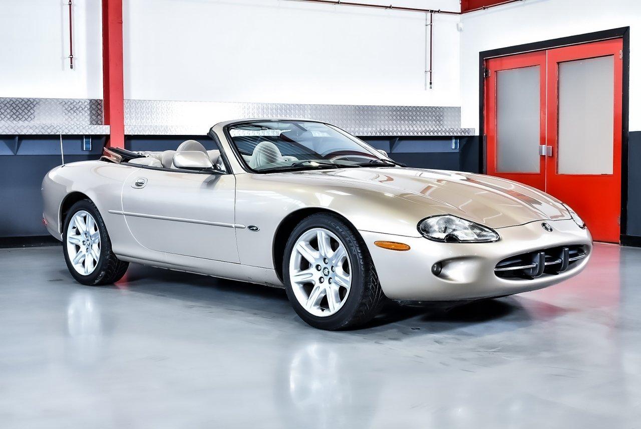 2000 Jaguar XK8 LesAnciennes.com
