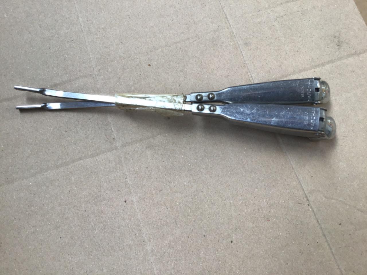 BRAS D’ESSUIE GLACE CHROMÉS CITROEN 2CV LesAnciennes.com