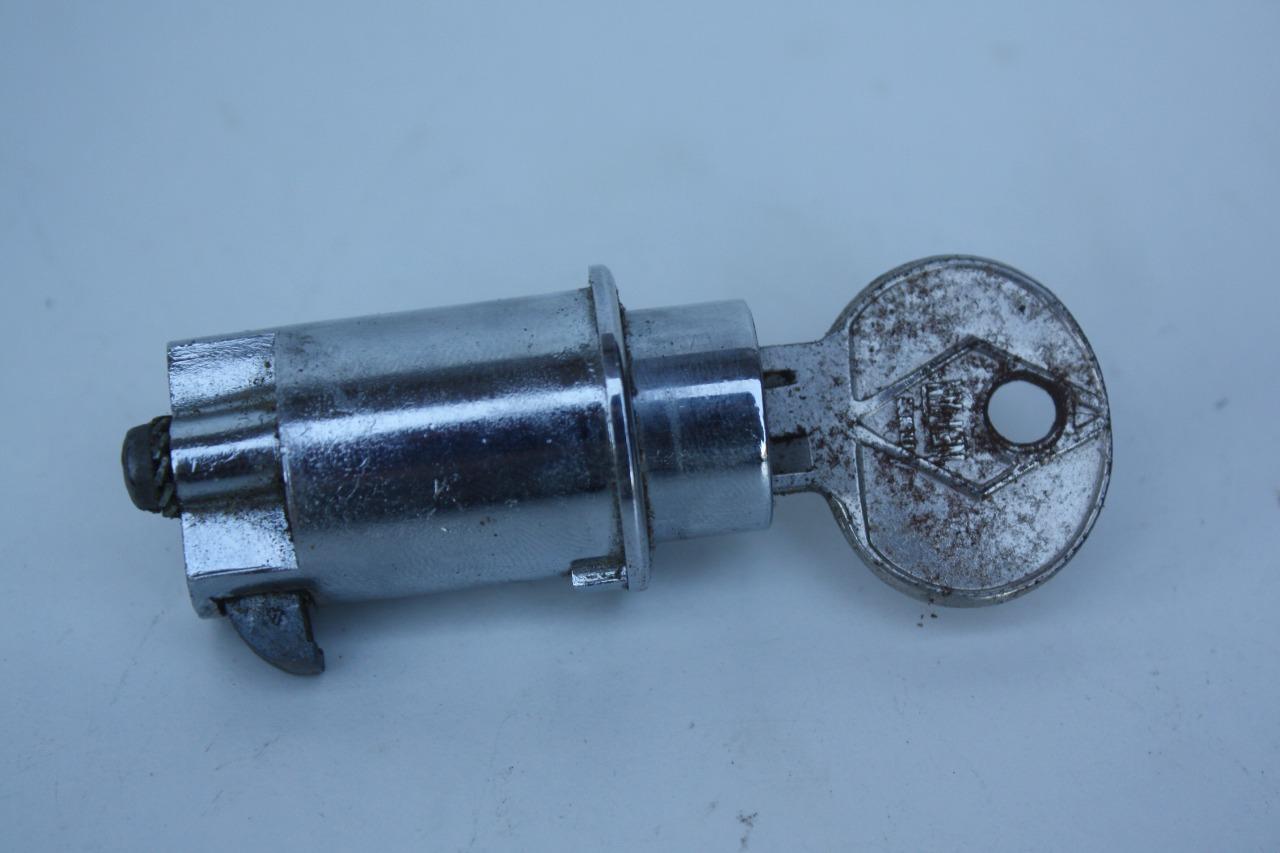 Serrure Antivol Neiman Boite à gants Renault 16 LesAnciennes.com