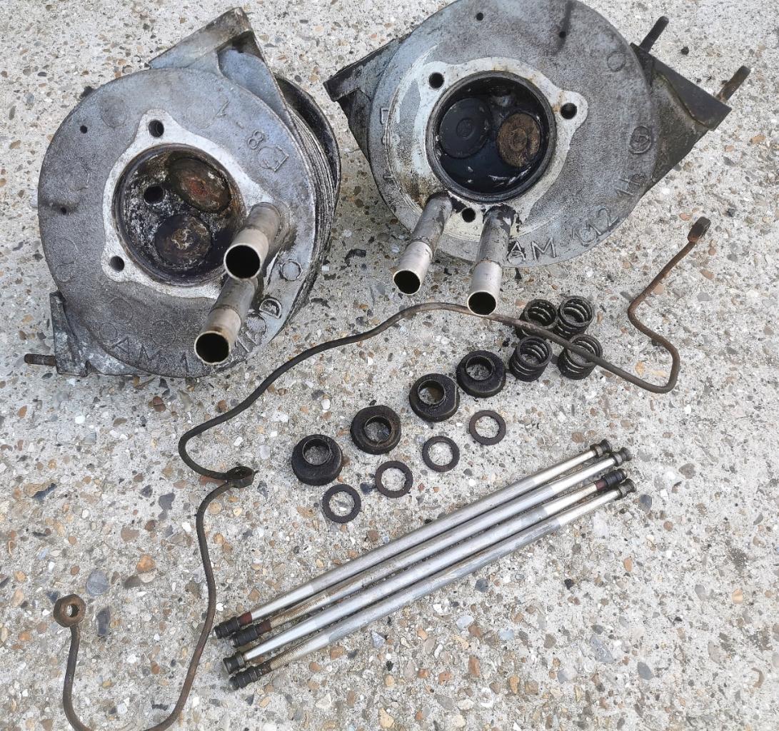 Lot de 2Culasses complète avec les accITROEN 2CV 6 LesAnciennes.com