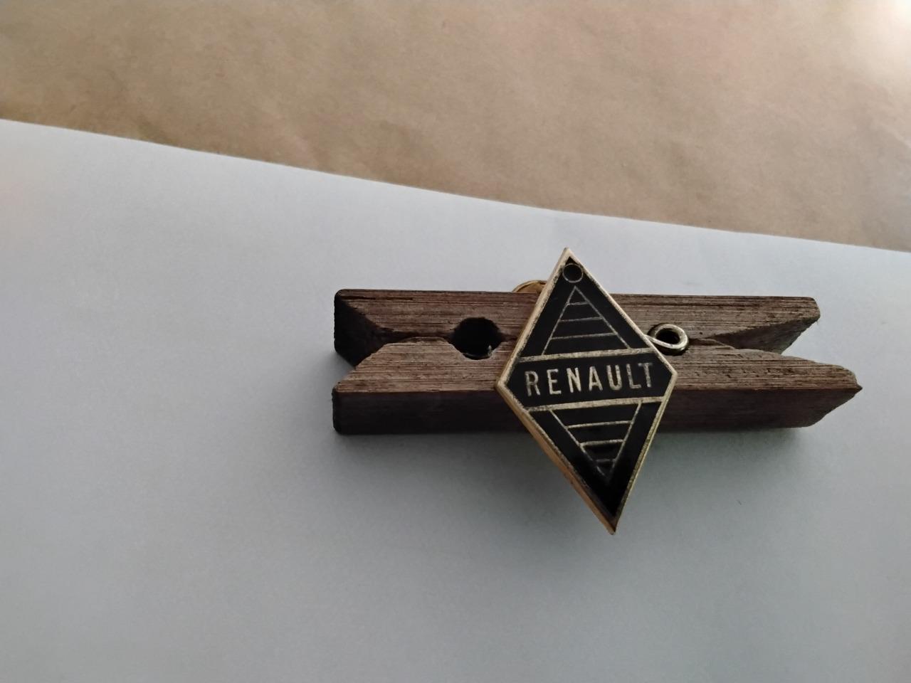 PINS LOGO RENAULT LesAnciennes.com