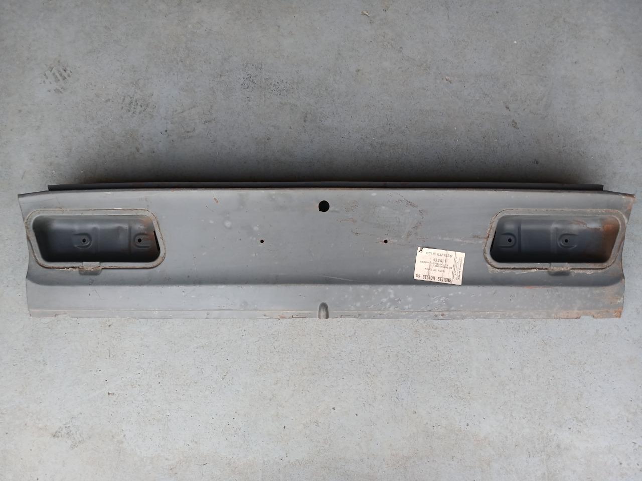 Face arrière PEUGEOT 504 coupé cabriolet LesAnciennes.com