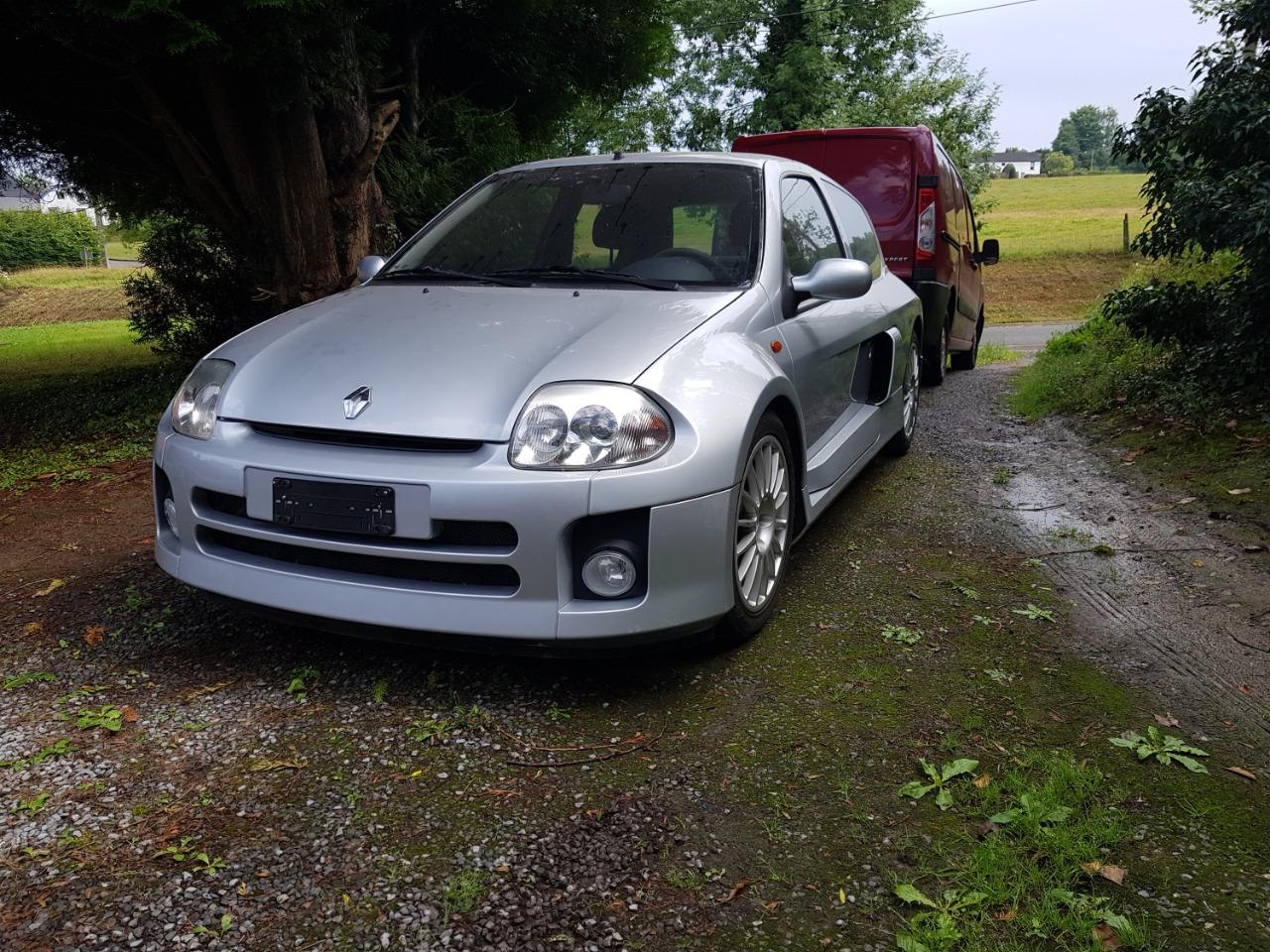 RENAULT Clio V 6 Phase 1 - 2001 LesAnciennes.com