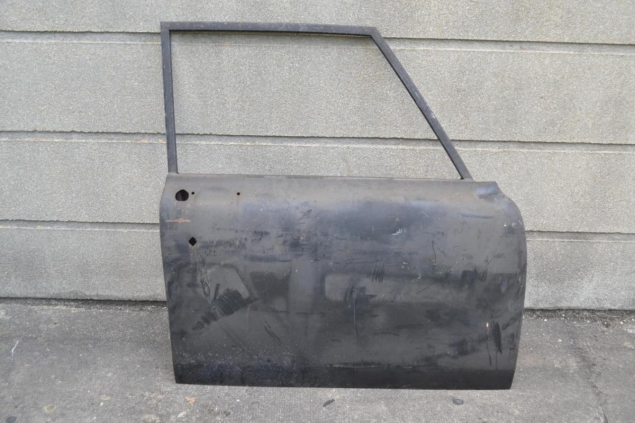 Porte AV DTE SIMCA 1300 1500, neuve LesAnciennes.com