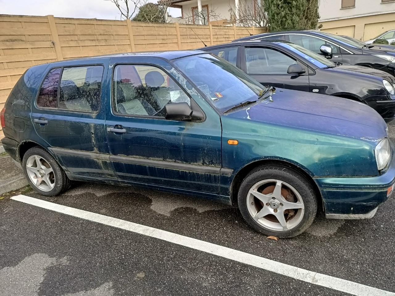 VOLKSWAGEN Golf Europa - 1995 LesAnciennes.com