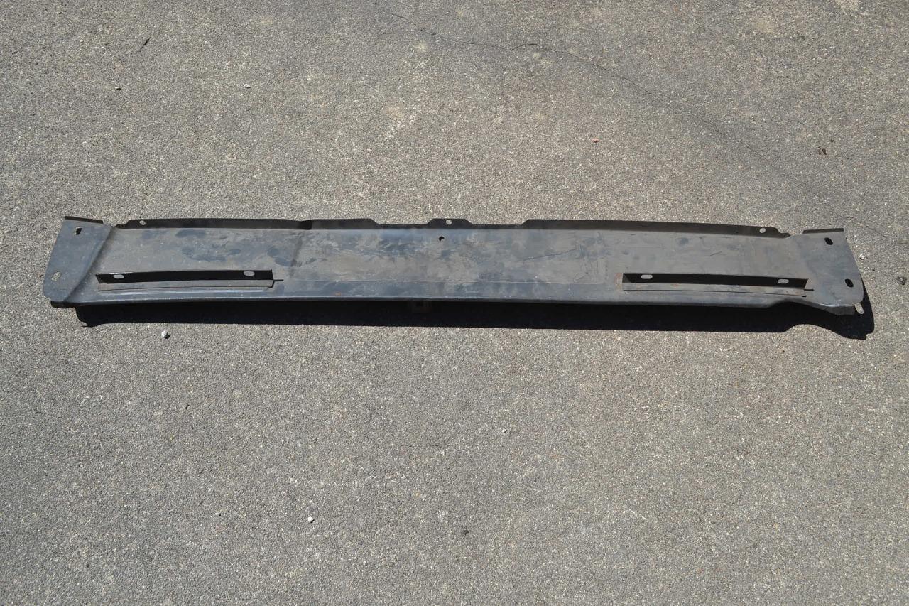 Face arrière PEUGEOT 404 BREAK, neuve LesAnciennes.com