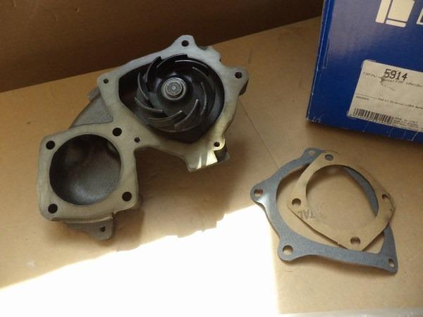 Pompe eau JEEP wrangler TJ 2.4 LesAnciennes.com