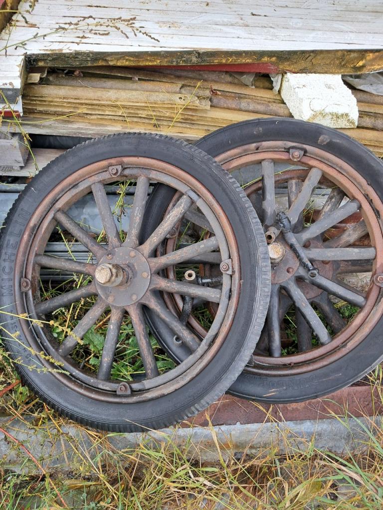 Roues FORD T LesAnciennes.com