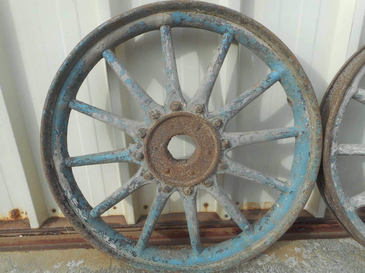 Roues RENAULT inconnu LesAnciennes.com