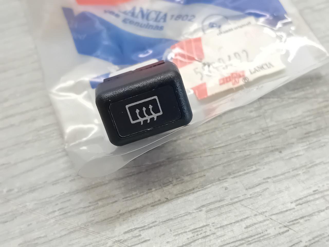 5890492 – INTERRUPTEUR DEGIVRAGE FIAT UNO LesAnciennes.com