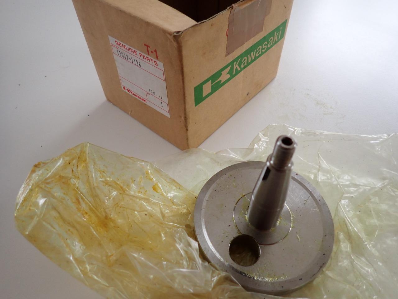 DEMI VILEBREQUIN NEUF KAWASAKI 125 KE LesAnciennes.com