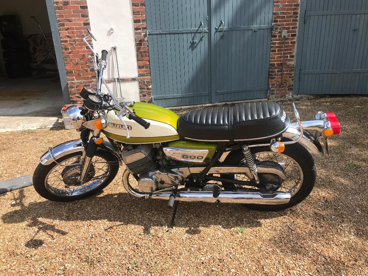SUZUKI T 500 - 1972 LesAnciennes.com
