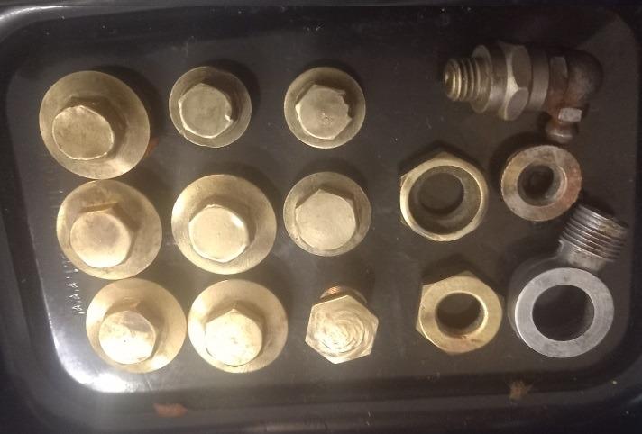 Bouchons en bronze pour auto moto anci LesAnciennes.com