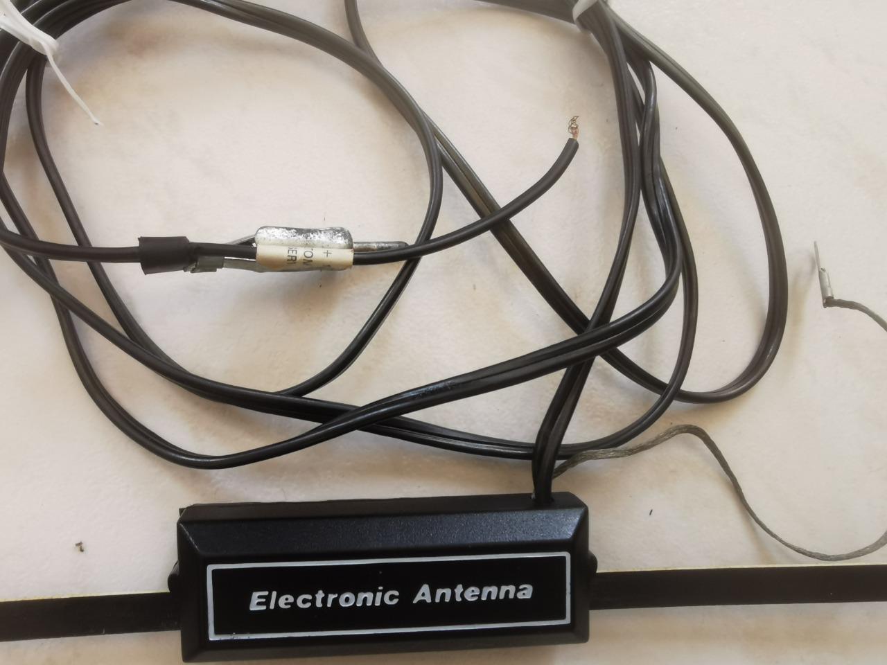 Antenne électronique de pare brise CITROEN 2CV LesAnciennes.com