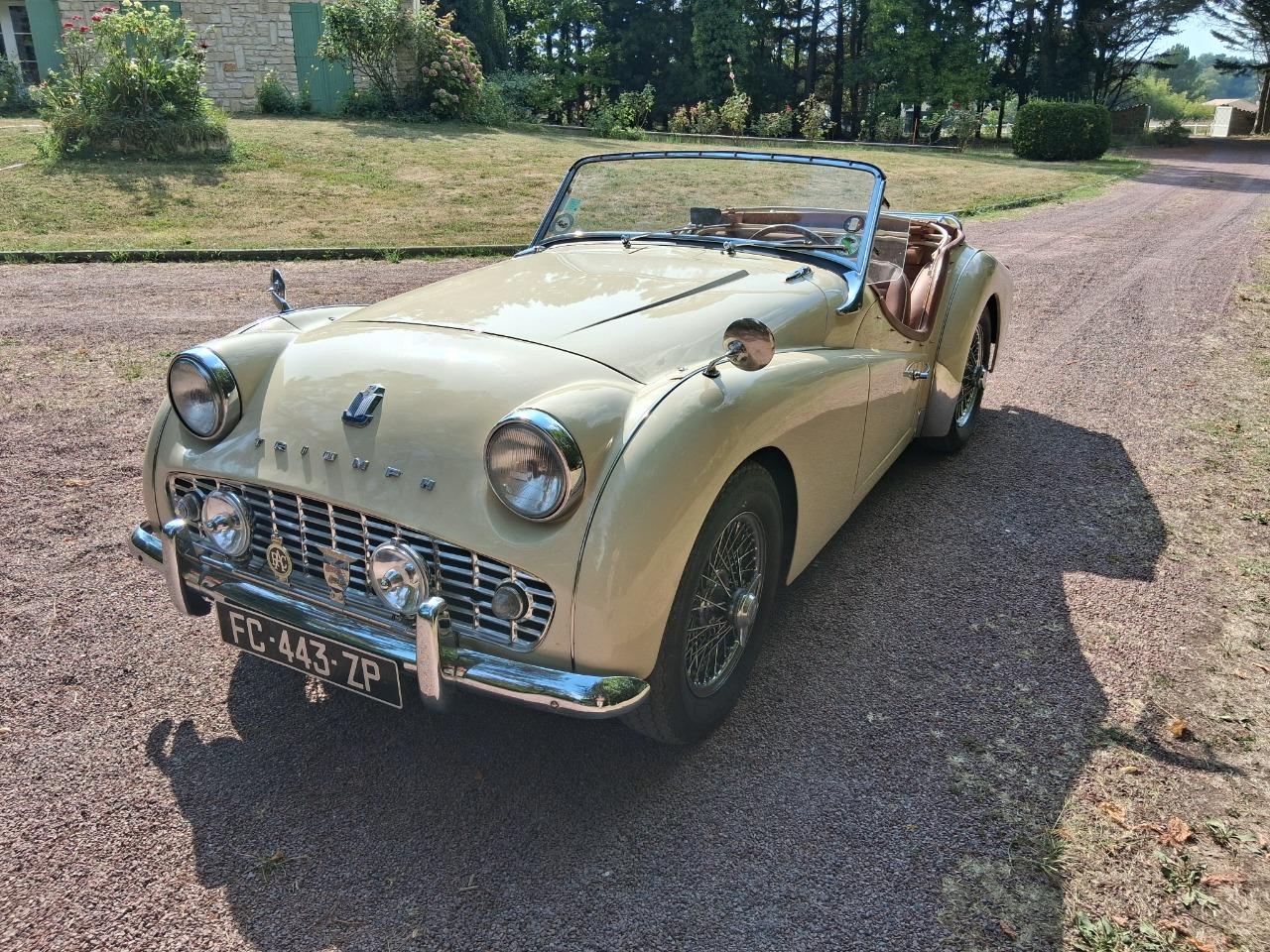 TRIUMPH TR3A - 1961 LesAnciennes.com