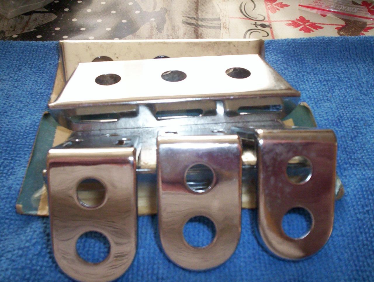 3 supports chromé 3 trous + 3 supports 2 trous LesAnciennes.com